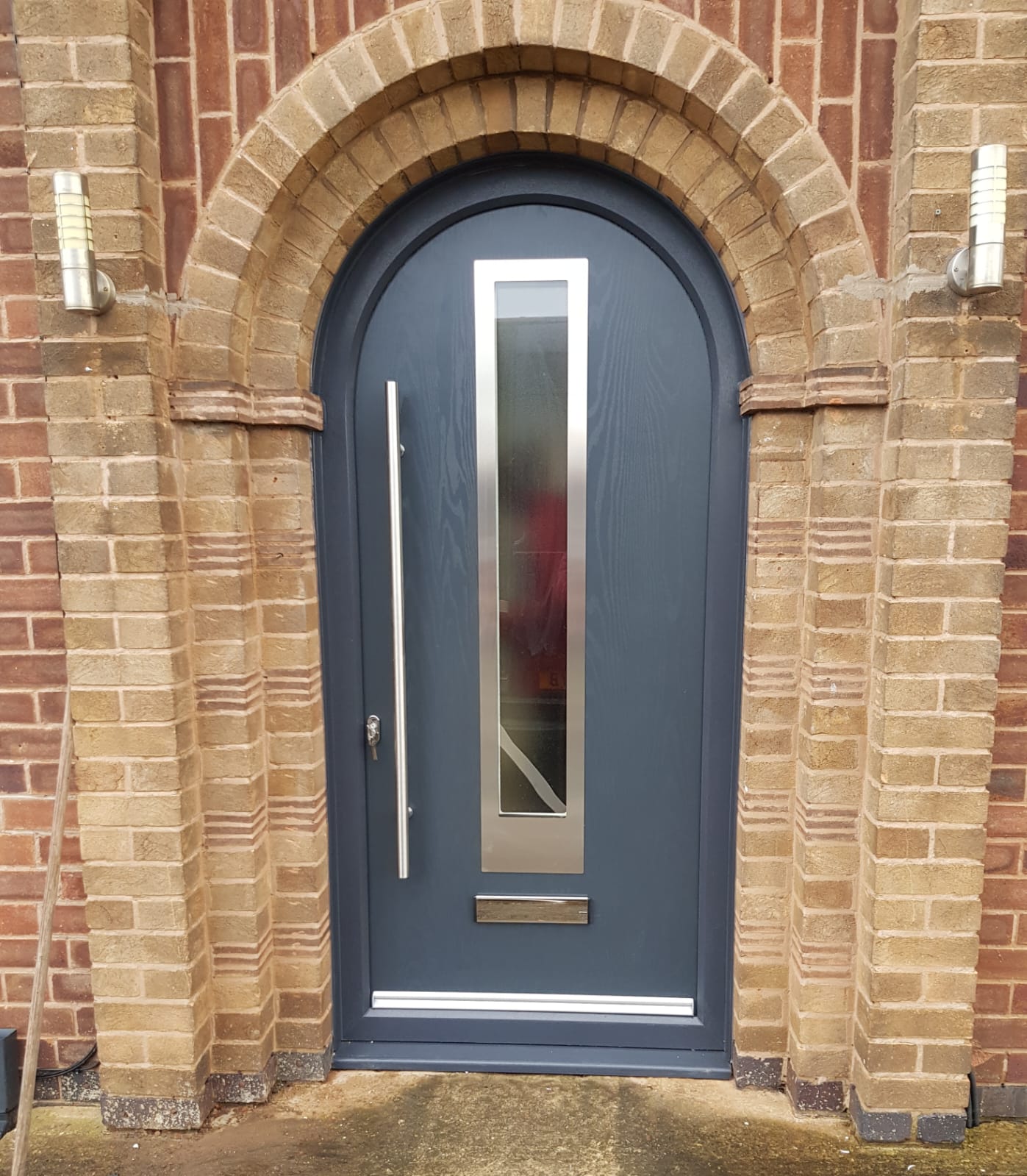anthracite back of the house windows