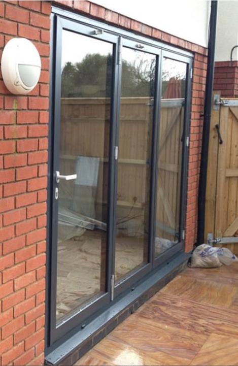 anthracite back of the house windows